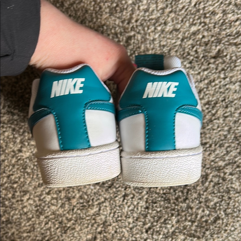 Woman’s Nike Court Royale Shoes - Picture 7 of 7